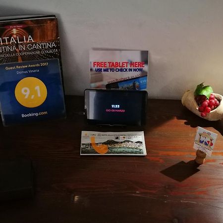 Domus Vinaria Bed & Breakfast Наполи Екстериор снимка