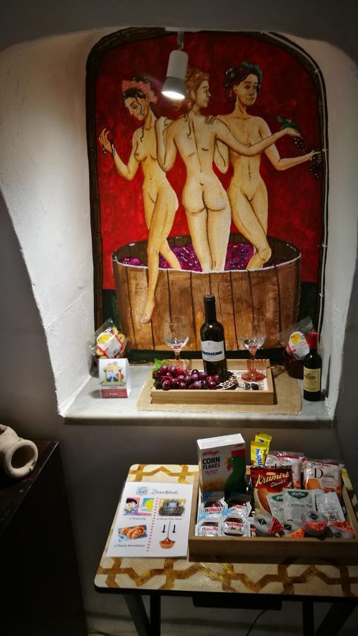Domus Vinaria Bed & Breakfast Наполи Екстериор снимка